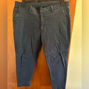 Peau de Loup founders suit pants in Navy.